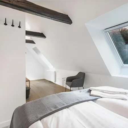 Kragsbjerggaard Hotel *
