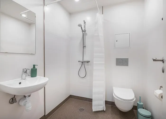 Kragsbjerggaard Hotel *